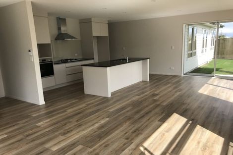 Photo of property in 17 Kapia Drive, Takanini, 2112