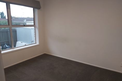 Photo of property in 1/3 Bentley Avenue, Glenfield, Auckland, 0629