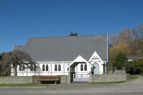 Photo of property in The Vicarage, 41 Bruce Street, Hunterville, 4730