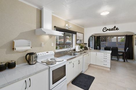 Photo of property in 43 Normanby Street, Woodville, 4920