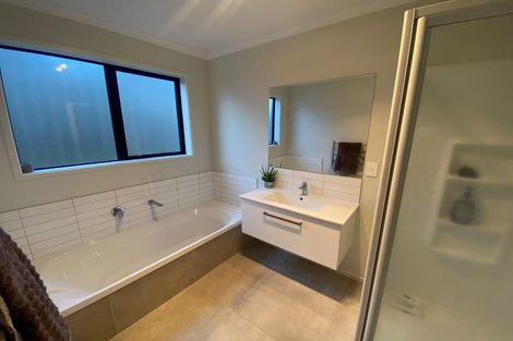 Photo of property in 28 Traverse Lane, Omokoroa, 3114