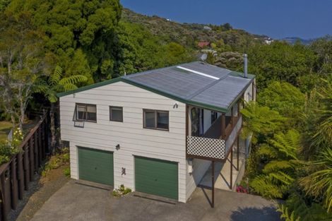 Photo of property in 4 Puriri Place, Whitianga, 3510