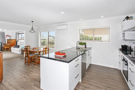 Photo of property in 8 Ashby Place, Pukekohe, 2120