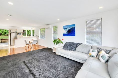 Photo of property in 1/46 Blakeborough Drive, Forrest Hill, Auckland, 0620