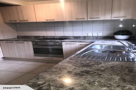 Photo of property in 3/4a Corrella Road, Belmont, Auckland, 0622