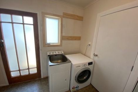 Photo of property in 1/10 Knights Road, Rothesay Bay, Auckland, 0630