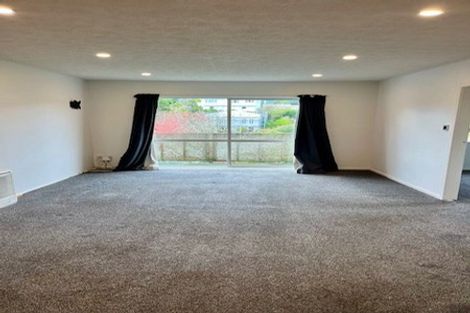 Photo of property in 2/159a Newlands Road, Newlands, Wellington, 6037