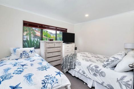 Photo of property in 43 San Marino Drive West, Henderson, Auckland, 0612