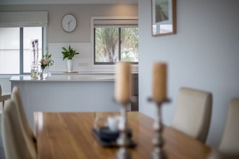 Photo of property in 2/2 Ocean View Road, Milford, Auckland, 0620