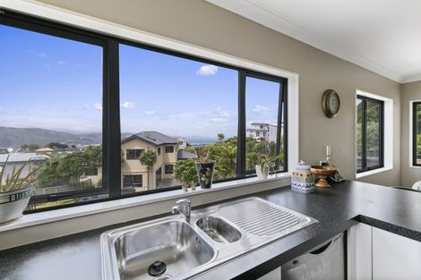 Photo of property in 14 Arahiwi Grove, Tirohanga, Lower Hutt, 5010