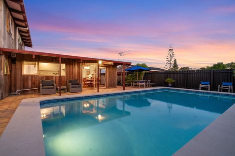 Photo of property in 9 Noumea Place, Mairangi Bay, Auckland, 0630
