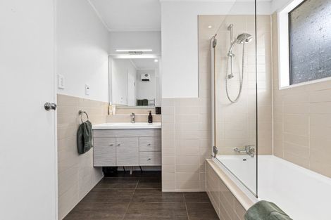 Photo of property in 99 Townhead Crescent, Bethlehem, Tauranga, 3110