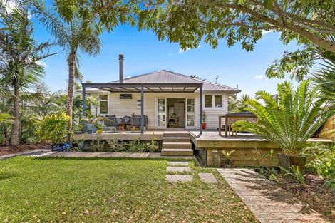 Photo of property in 9 Mary Keane Lane, Parakai, 0830