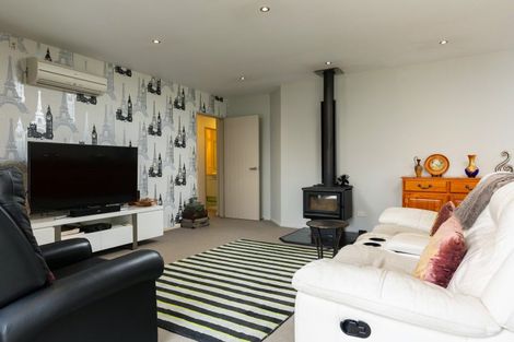 Photo of property in 2 Hitaua Place, Redwoodtown, Blenheim, 7201