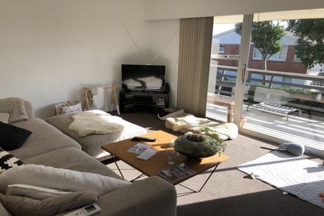 Photo of property in 2/50a Taharoto Road, Takapuna, Auckland, 0622