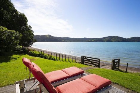 Photo of property in 59 Waimangu Road, Waiheke Island, 1971