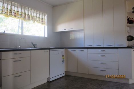 Photo of property in 2/133 Pigeon Mountain Road, Half Moon Bay, Auckland, 2012