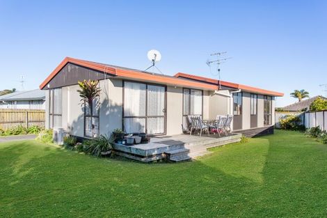 Photo of property in 34 Bernina Place, Weymouth, Auckland, 2103