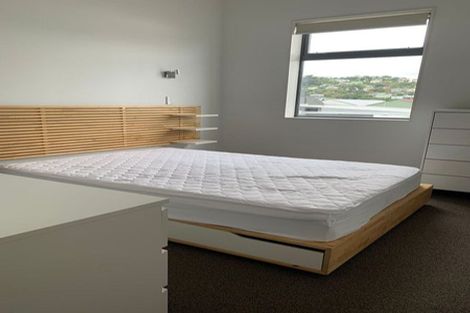 Photo of property in 1/2 Miramar Road North, Miramar, Wellington, 6022