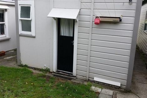 Photo of property in 33 Porritt Avenue, Mount Victoria, Wellington, 6011