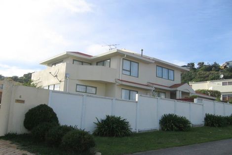 Photo of property in 4 Glengavel Grove, Papakowhai, Porirua, 5024