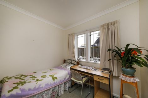 Photo of property in 4 The Oaks, Awapuni, Palmerston North, 4412