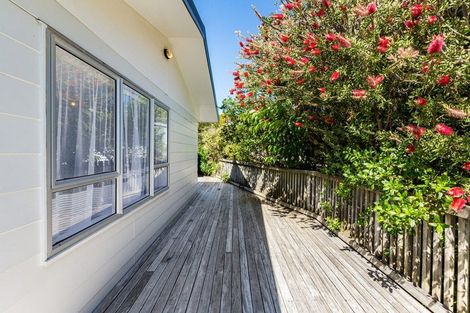 Photo of property in 21 Staithes Drive North, Whitby, Porirua, 5024