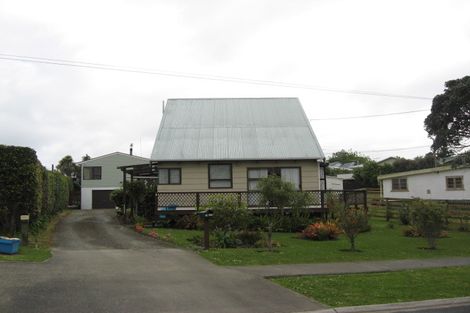 Photo of property in 17 Zealandia Road, Manly, Whangaparaoa, 0930