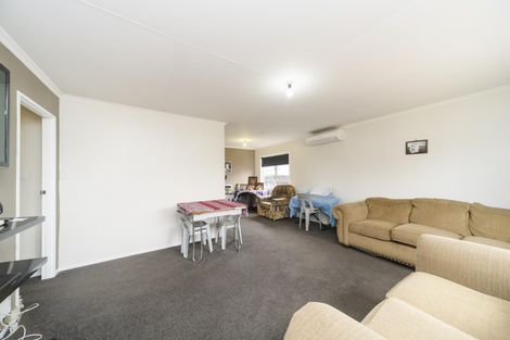 Photo of property in 38 Suzanne Grove, Kelvin Grove, Palmerston North, 4414