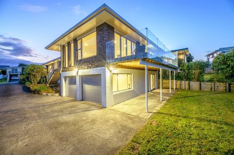 Photo of property in 5 Maxwelton Drive, Mairangi Bay, Auckland, 0630