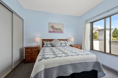 Photo of property in 11/26 Lovell Court, Rosedale, Auckland, 0632