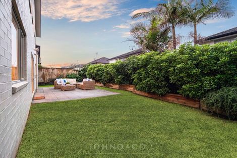 Photo of property in 82 Ngahue Drive, Stonefields, Auckland, 1072