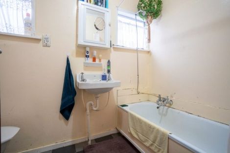 Photo of property in 330 Featherston Street, Palmerston North, 4414