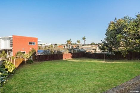 Photo of property in 779 East Coast Road, Northcross, Auckland, 0630