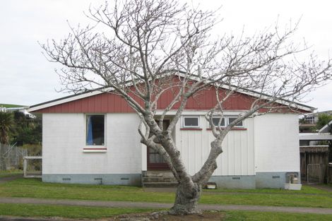 Photo of property in 16 Grenville Street, Marfell, New Plymouth, 4310