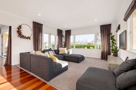 Photo of property in 12 Minchin Crescent, St Andrews, Hamilton, 3200