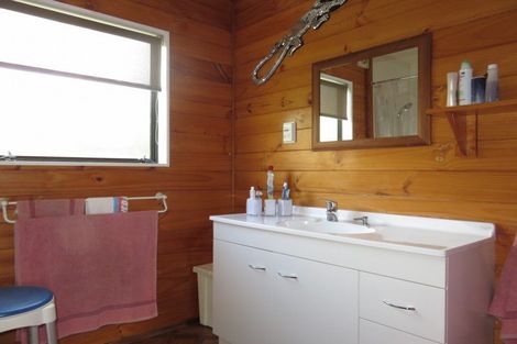 Photo of property in 121 Onemana Drive, Onemana, Whangamata, 3691