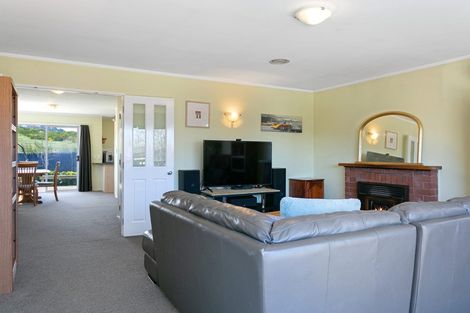 Photo of property in 24 Epping Place, Richmond Heights, Taupo, 3330