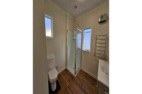 Photo of property in 30 Oxford Street, Fairfield, Hamilton, 3214