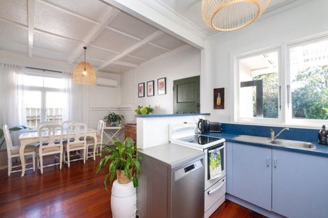 Photo of property in 111 Duchess Crescent, Mayfair, Hastings, 4122