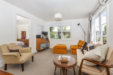 Photo of property in 5 Stafford Street, Mount Victoria, Wellington, 6011