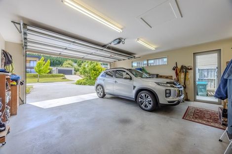 Photo of property in 5 Centre Crescent, Wanaka, 9305