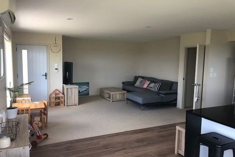 Photo of property in 1/28 Beach Road, Castor Bay, Auckland, 0620