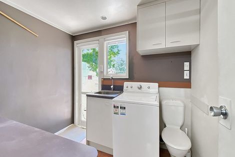 Photo of property in 1/86 Oaktree Avenue, Browns Bay, Auckland, 0630