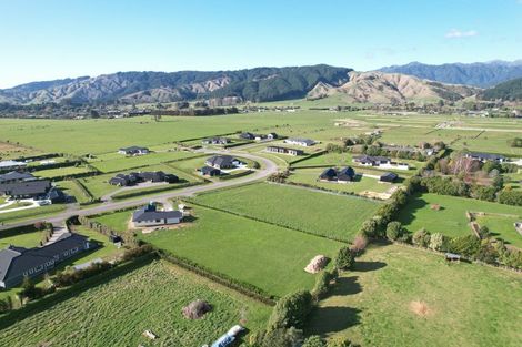 Photo of property in 12 Oriwa Lane, Levin, 5571