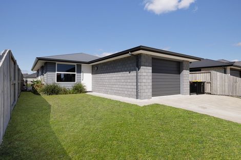 Photo of property in 79 Te Kio Crescent, Papamoa Beach, Papamoa, 3118