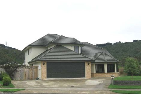 Photo of property in 18 Betty Watt Grove, Riverstone Terraces, Upper Hutt, 5018