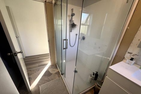 Photo of property in 1/3 Exmouth Road, Northcote, Auckland, 0627