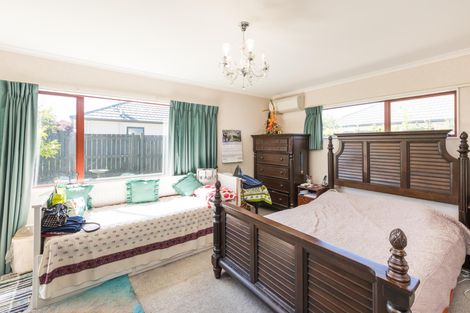 Photo of property in 14 Montana Way, Milson, Palmerston North, 4414