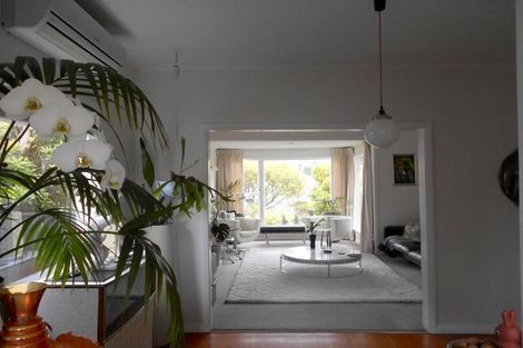 Photo of property in 53 Creswick Terrace, Northland, Wellington, 6012